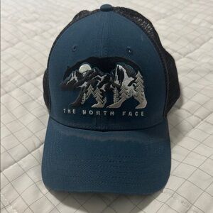 The North Face Embroidered Bear Trucker Hat - Blue / Black